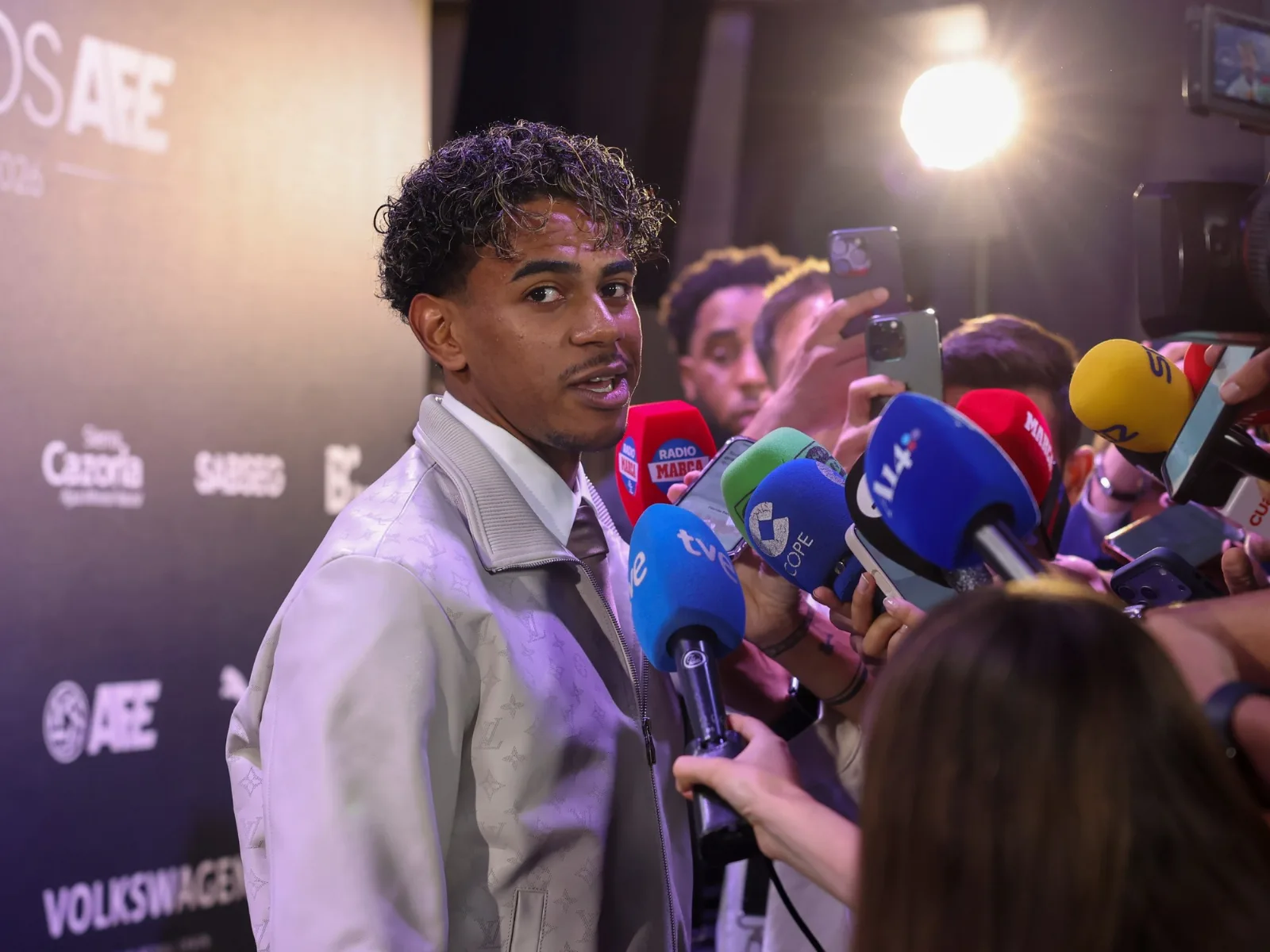 Lamine Yamal sobre Julián Álvarez: “Goles no nos están faltando”
